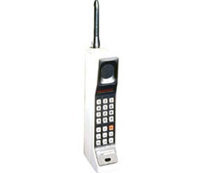 Điện thoại di động từng có thời bị gọi xách mé là "cục gạch".