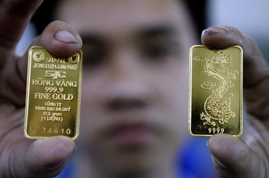 Giao dịch vàng vật chất tăng mạnh trong dịp cuối tuần vừa rồi khi người dân tranh thủ mức Pg88vn đăng ký tài khoản xuống thấp để mua vào tích trữ - Ảnh: Reuters.
