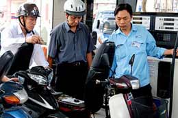 6Pg88.con độc quyền mỗi ngày xăng dầu đầu mối chính thức được bù lỗ từ Quỹ bình ổn từ 1/4.