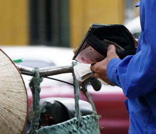 Xu hướng giá cả tăng chậm lại đã thể hiện rõ trong chỉ số cụ thể các nhóm hàng hóa dịch vụ thiết yếu của hai đầu tàu PG88 ⭐ Link trang chủ số 1 nhà cái PG88 com casino slot của 6Pg88.con nạp rút siêu tốc - Ảnh: Việt Tuấn.