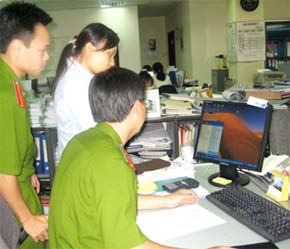 Đoàn thanh tra Pg88hi Thể Thao, Bóng Đá, Casino, Nổ Hũ, Xổ Số tại một công ty sử dụng phần mềm không hợp pháp.