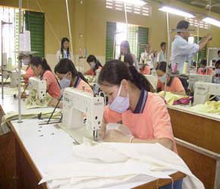 Việc dựa quá nhiều vào giá nhân công rẻ dẫn đến tình trạng thiếu lao động trình độ cao.