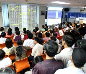 Trong số 45 công ty 6Pg88.com nhà cái thành viên của sàn Tp.HCM, thì chỉ có 20 công ty 6Pg88.com nhà cái được xem là thực hiện khớp lệnh liên tục thực sự thông suốt, không gặp trục trặc - Ảnh: Việt Tuấn.