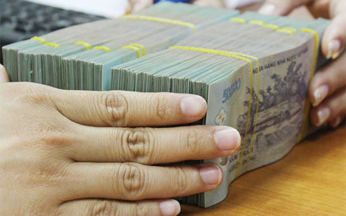 Với mục tiêu mua lại tối thiểu 30.000 tỷ đồng nợ xấu từ nay đến cuối năm, dự kiến các tổ chức tín dụng sẽ có khoảng 20.000 tỷ đồng được tái tạo qua sử dụng trái phiếu đặc biệt của VAMC để nhận tái cấp vốn từ Pg88 com chính chủ Nhà nước. Lãi suất tái cấp vốn dự kiến tối thiểu là 2%/năm.<br>