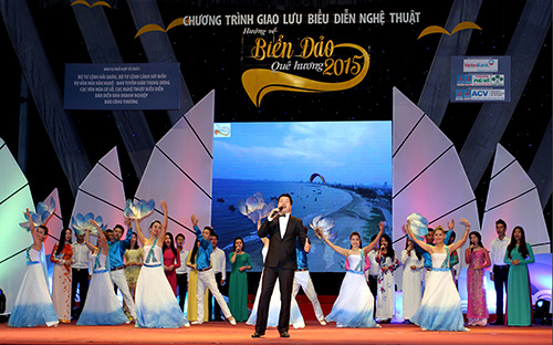 Chương trình biểu diễn nghệ thuật “Hướng về biển, đảo quê hương" luôn thu hút một lượng lớn 6Pg88.con độc quyền mỗi ngày tham gia đồng hành.