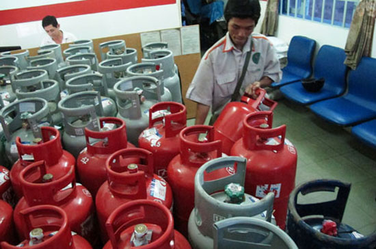 Hiện giá đăng ký đối với bình gas 12kg của các 6Pg88.con độc quyền mỗi ngày dao động từ 416.200 - 474.324 đồng/bình.