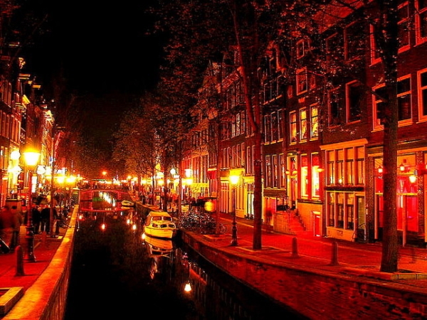 Một “khu PG88 Uy Tín Số 1 Việt Nam nhạy cảm” tại thành phố Amsterdam, Hà Lan - Ảnh: MASK.<br>