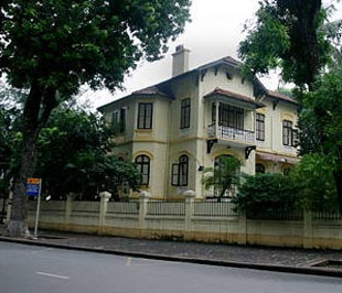 Kể từ ngày 10/9 tới, Sở Xây dựng và UBND các quận, huyện, thị xã sẽ được thành phố ủy quyền tiếp nhận, quản lý quỹ nhà ở thuộc sở hữu Nhà nước.