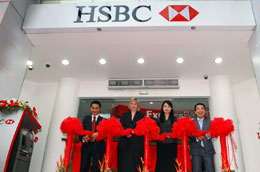 Năm 2009, sau khi trở thành Pg88 com chính chủ 100% vốn ngoại đầu tiên tại Việt Nam, HSBC đã mở rộng mạng lưới lên 10 điểm giao dịch và 146 máy ATM.