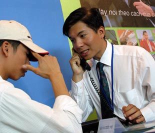 Các 6Pg88.con độc quyền mỗi ngày thông tin di động không được thực hiện các chương trình khuyến mại nếu không có biện pháp chắc chắn đảm bảo chất lượng dịch vụ trong thời gian trước và trong Tết Nguyên đán - Ảnh: Việt Tuấn.