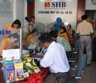 SHB cũng sẽ cấp tài khoản thấu chi miễn phí cho người gửi tiền với tài sản cầm cố chính là sổ tiết kiệm. Hạn mức tối đa lên đến 95% giá trị sổ tiết kiệm đó.