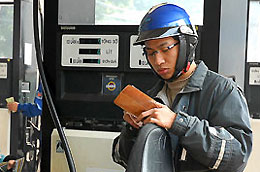 Khả năng tăng giá xăng dầu hiện vẫn còn để ngỏ.