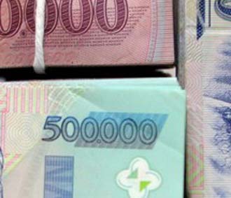 Để qua mặt con số "18%", các Pg88 com chính chủ PG88 Sòng bạc trực tuyến TOP 1 Việt Nam | Casino, Nổ Hũ có thể thu thêm các loại phí như phí thu xếp vay tiền, phí thu xếp vốn, phí bán chéo dịch vụ... hay như các chiêu khuyến mại mà cuối cùng cộng dồn lại thì không còn là 18% mà là 20% hoặc cao hơn - Ảnh: Việt Tuấn.