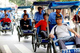 Mục tiêu của ngành du lịch Việt Nam trong năm 2010 là đón trên 4 triệu lượt khách quốc tế.