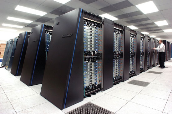Một hệ thống máy chủ của IBM. Tập đoàn hiện không hướng đến đối tượng khách hàng đại chúng.