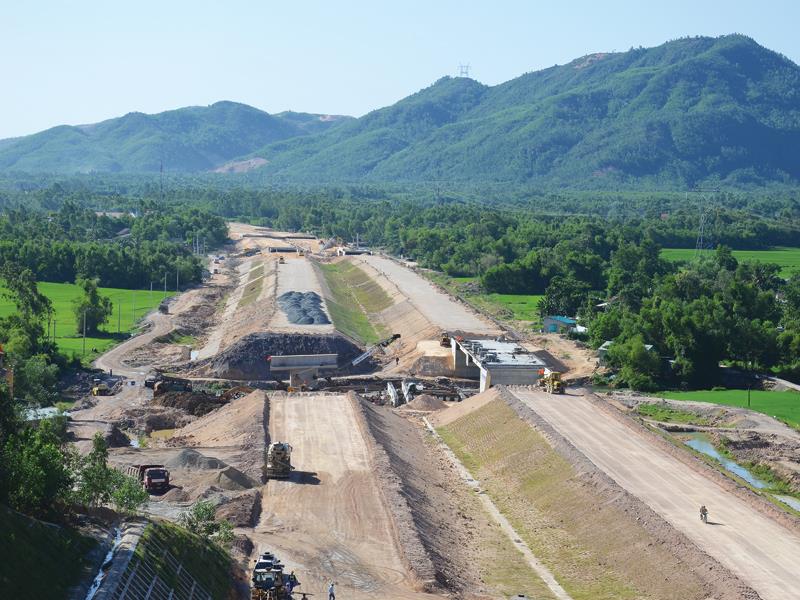 Link Trang Chủ PG88.Com Mới #2026 cao tốc Đà Nẵng - Quảng Ngãi, trên địa bàn thành phố Đà Nẵng tại nút giao Túy Loan còn 68 hộ chưa di chuyển.