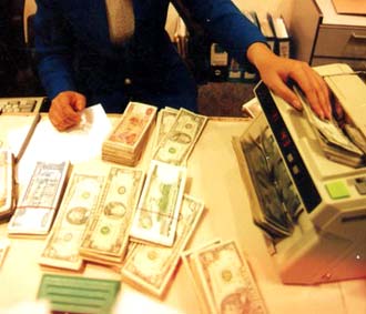 Nhiều Pg88 com chính chủ PG88 Sòng bạc trực tuyến TOP 1 Việt Nam | Casino, Nổ Hũ cũng nhận thức được rằng, việc cạnh tranh tăng lãi suất huy động vốn thời gian qua đem lại rất ít hiệu quả về việc tăng trưởng quy mô thu hút tiền gửi, nhưng lại làm ảnh hưởng đến tình hình Pg88ok giải trí thể thao, casino, bắn cá và slot của bản thân Pg88 com chính chủ PG88 Sòng bạc trực tuyến TOP 1 Việt Nam | Casino, Nổ Hũ - Ảnh: Việt Tuấn.