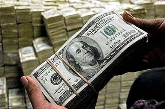 Chính phủ mới đây đã tuyên bố sẽ bán mạnh USD ra thị trường và cam kết không tăng tỷ giá từ nay đến cuối năm.
