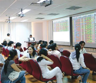 Sau chín năm, thị trường 6Pg88.com nhà cái Việt Nam đã có những thay đổi căn bản nhưng vẫn tồn tại những bất cập ngăn cản bước tiến của thị trường - Ảnh: Lê Toàn.