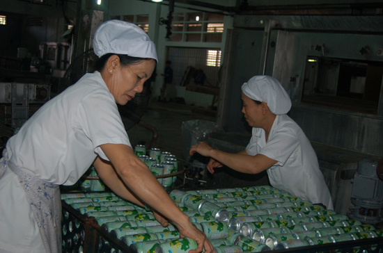 Ngành chế biến đã tăng thu nhập tới 163% để thu hút lao động.  Ảnh: AM