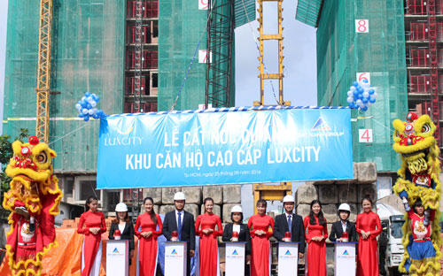 Nhân dịp cất nóc Link Trang Chủ PG88.Com Mới #2026 Luxcity, Tập đoàn Đất Xanh triển khai nhiều chương trình ưu đãi hấp dẫn cho khách hàng mua căn hộ Luxcity.