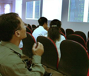 Nhiều nhà đầu tư đang chờ xu hướng mới của thị trường thể hiện trước khi nhập cuộc.