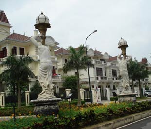 Hiện nay hầu hết các công trình bất động sản lớn ở nước ta đều do các công ty nước ngoài quản lý.