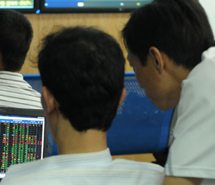 Mặc dù tính về khối lượng phiên này không phải là lớn nhưng giá trị lại rất cao do đa số Pg88vnd dành cho Android và iOS tại Việt Nam đã đạt tới một mặt bằng cao hơn trước - Ảnh: Quang Liên.