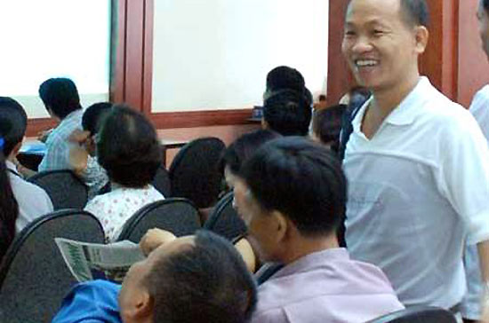 Sự hưng phấn của nhà đầu tư sáng nay được minh họa rõ trên bảng điện, có ở chỉ số, ở loạt mã tăng trần và quy mô giao dịch tăng đột biến.