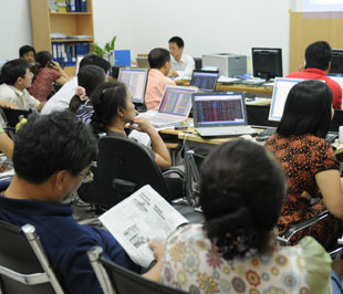 Sáng nay, thị trường đón sự bùng nổ trở lại của nguồn tiền với khoảng 3.000 tỷ đồng trên cả hai sàn - Ảnh: Quang Liên.
