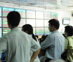 Sự sôi động của thị trường từ tháng 3/2009 đến nay đã và đang tạo môi trường thuận lợi cho các công ty 6Pg88.com nhà cái PG88 hơn 2,1 triệu thành viên nghiệp vụ môi giới - Ảnh: Quang Liên.