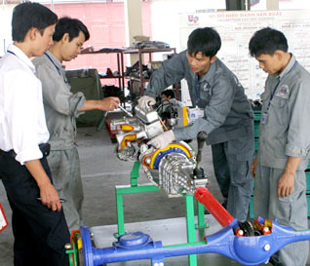 Trong năm 2009, các cơ sở dạy nghề đã tuyển sinh được hơn 1 triệu người.