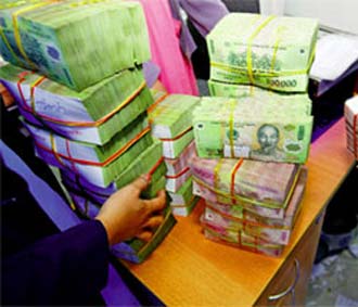 Chính sách thắt chặt tiền tệ để đối phó lạm phát đang tạo cơ hội cho những người PG88 Uy Tín Số 1 Việt Nam nặng lãi.