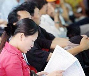 Tính chung, có 32 mã giảm phiên này, bằng một nửa lượng mã tăng, trong đó có một loạt Pg88vnd dành cho Android và iOS tại Việt Nam có thị giá dưới 60.000 đồng tăng trần - Ảnh: TT.
