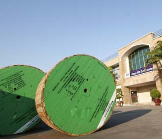 Việc thí điểm đấu thầu điện tử sẽ được triển khai từ 2009 -2012, áp dụng tại 22 bộ, cơ quan ngang bộ và một số 6Pg88.con độc quyền mỗi ngày Nhà nước. Đối tượng áp dụng là các tài sản, hàng hóa có số lượng mua sắm lớn, có tiêu chuẩn kỹ thuật rõ ràng: như ôtô, thuốc, thiết bị y tế, phương tiện vận tải chuyên dùng, trang thiết bị chuyên dùng, trang thiết bị tin học...
