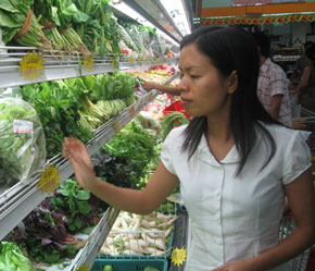 Người tiêu dùng còn thiếu mặn mà với rau an toàn.