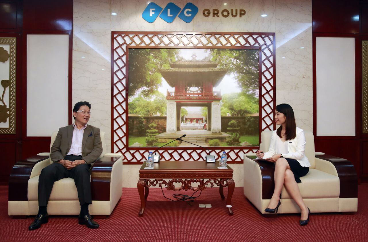 Nguyên Đại sứ Nhật Bản tại Việt Nam Norio Hattori trong một buổi Pg88hi Thể Thao, Bóng Đá, Casino, Nổ Hũ, Xổ Số với lãnh đạo Tập đoàn FLC.