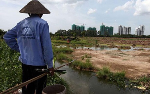 Điều người dân quan tâm nhất khi sửa đổi luật đất đai lần này là việc phải quy định rõ trình tự, thủ tục, trách nhiệm khi nhà nước thu hồi đất.<br>