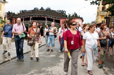 Năm 2016, Tổng cục Du lịch đặt mục tiêu phấn đấu đón 8,5 triệu lượt khách quốc tế, phục vụ 60 triệu lượt khách nội địa.<br>