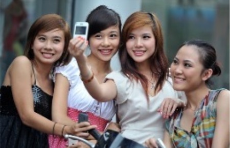 Lượng thuê bao ảo tại Việt Nam, theo đánh giá của Bộ Thông tin và Truyền thông là còn quá lớn.