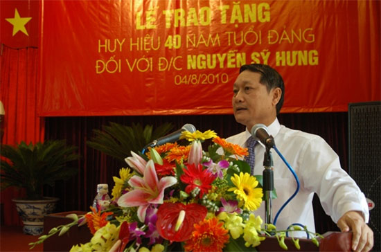 Ông Nguyễn Sỹ Hưng, Chủ tịch Hội đồng Thành viên Vietnam Airlines, nghỉ hưu theo chế độ từ ngày 1/6/2011.