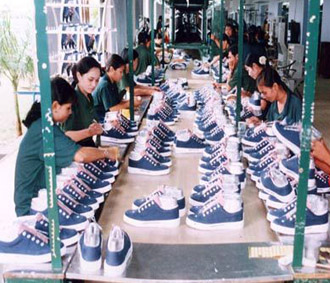 Vốn đầu tư trực tiếp nước ngoài tiếp tục tăng cao cả về số đăng ký, cả về số thực hiện.