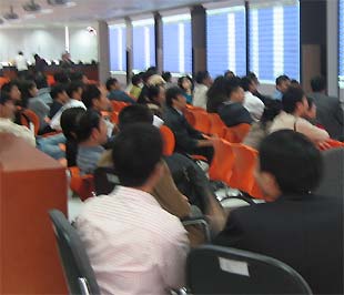 Sau phiên thanh khoản cao cuối tuần qua, tỷ lệ giao dịch thành công lại trở về với khối lượng hạn chế như những phiên “khủng hoảng” trước đó.