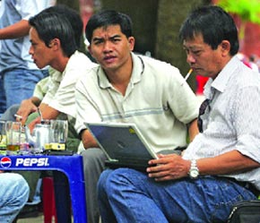 Giấy phép mới tạo điều kiện để FPT Telecom mở rộng hơn nữa mạng lưới cung cấp dịch vụ viễn thông, với các mức giá hấp dẫn hơn - Ảnh: SGTT.