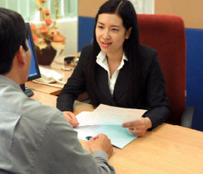 Do tính phức tạp của sản phẩm cao hơn nên sản phẩm này cũng đòi hỏi khách hàng phải hiểu rõ các đặc điểm, điều kiện khi mua sản phẩm.
