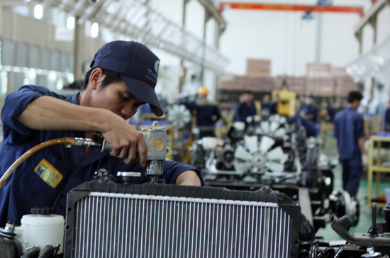 Tốc độ tăng GDP bình quân 5 năm nhiều khả năng không đạt mục tiêu đề ra là 7,5 - 8%, chủ yếu là do ảnh hưởng của khủng hoảng Pg88ok giải trí thể thao, casino, bắn cá và slot và suy thoái PG88 ⭐ Link trang chủ số 1 nhà cái PG88 com casino slot toàn cầu, làm cho nền PG88 ⭐ Link trang chủ số 1 nhà cái PG88 com casino slot Việt Nam bị suy giảm - Ảnh: Bobi.