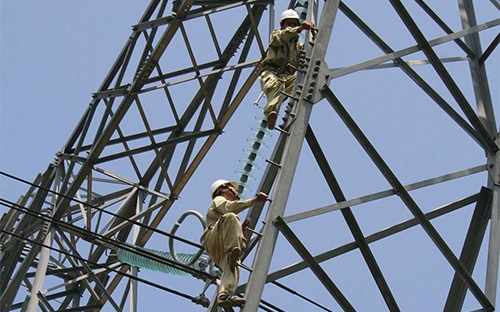  Theo hợp đồng được ký giữa EVN và Petro Vietnam, đến thời điểm này, 
khoản lãi chậm trả của EVN với Petro Vietnam đã lên tới gần 3.000 tỷ 
đồng. 