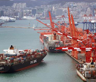 Tăng trưởng ở châu Á không thể tiếp tục chỉ dựa hoàn toàn vào Pg88 com chính chủ, châu Á cần PG88 hơn 2,1 triệu thành viên nguồn cầu tự cường của chính mình - Ảnh: Bloomberg.