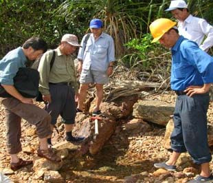 Một đoàn kiểm tra địa chất đang Pg88hi Thể Thao, Bóng Đá, Casino, Nổ Hũ, Xổ Số ở Kiên Giang.