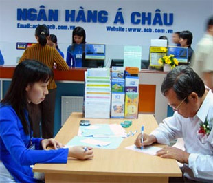 Giao dịch tại một chi nhánh của ACB.